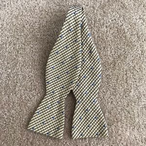 Seersucker Bow Tie (The Tie Bar brand)